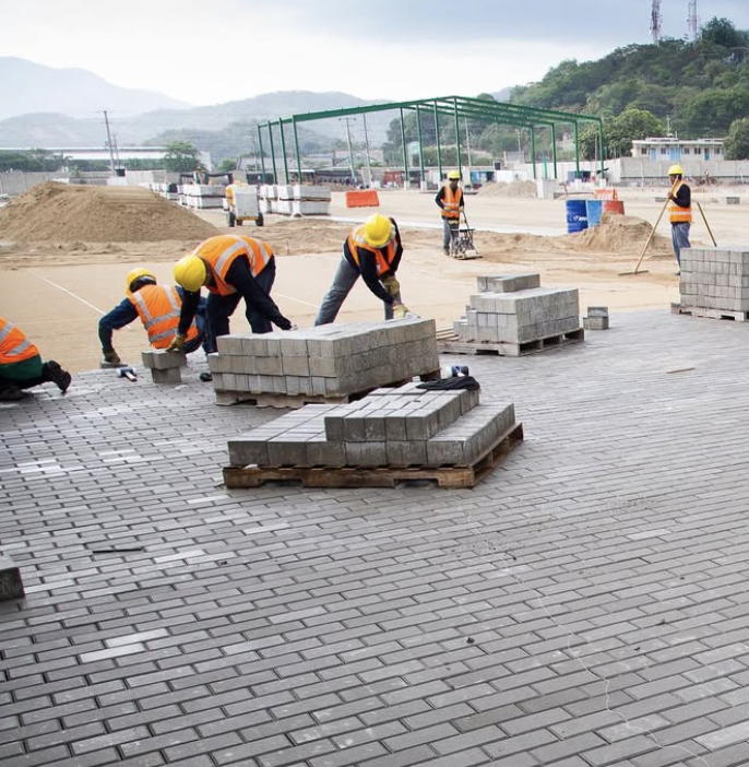 Patio Contenedores Serteba 1